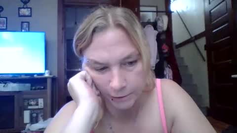 Snapshot of thickblonde_92 chatting on November 6, 2025, 3:13 pm thickblonde_92 online show from November 6, 2025, 3:13 pm