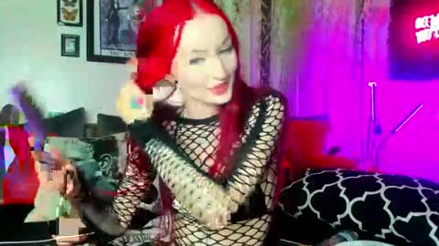 Snapshot of thickneyaadams chatting on October 16, 2025, 5:19 am thickneyaadams online show from October 16, 2025, 5:19 am