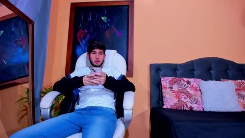 Snapshot of thiiago_tay chatting on December 5, 2024, 12:44 pm Thiiago online show from December 5, 2024, 12:44 pm