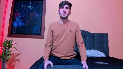 Snapshot of thiiago_tay chatting on December 10, 2024, 1:11 pm Thiiago online show from December 10, 2024, 1:11 pm