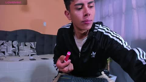 Snapshot of thiiago_tay chatting on March 2, 2025, 12:54 pm Thiiago online show from March 2, 2025, 12:54 pm