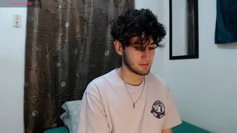 Snapshot of thiiago_tay chatting on September 19, 2025, 6:15 am Thiiago online show from September 19, 2025, 6:15 am