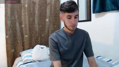 Snapshot of thiiago_tay chatting on October 3, 2025, 11:35 pm Thiiago online show from October 3, 2025, 11:35 pm