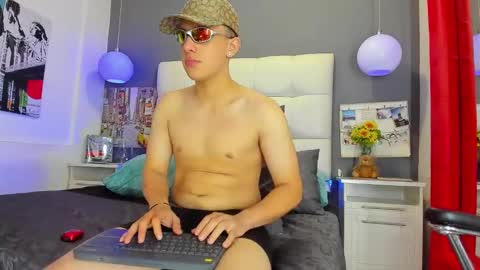 Snapshot of thomas_may4rs chatting on March 4, 2025, 4:06 am ---Thomas--- online show from March 4, 2025, 4:06 am