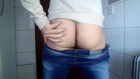 Snapshot of thomaz__ chatting on September 26, 2025, 12:31 pm thomaz__ online show from September 26, 2025, 12:31 pm