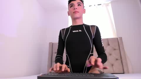 Snapshot of thomythompson chatting on February 20, 2025, 2:24 pm Thomy T online show from February 20, 2025, 2:24 pm