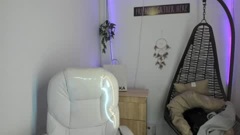 Snapshot of tiarha_ chatting on December 30, 2024, 4:42 am Tiarha online show from December 30, 2024, 4:42 am