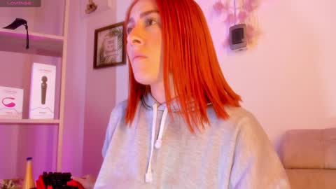 Snapshot of tiarha_ chatting on January 16, 2025, 7:38 am Tiarha online show from January 16, 2025, 7:38 am