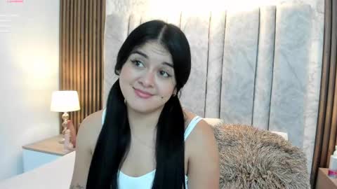 Snapshot of tifany__ross chatting on February 9, 2025, 5:29 am Tiff3 online show from February 9, 2025, 5:29 am