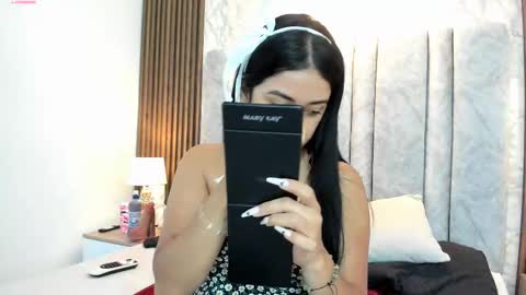 Snapshot of tifany__ross chatting on February 28, 2025, 2:42 am Tiff3 online show from February 28, 2025, 2:42 am