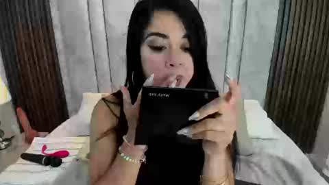 Snapshot of tifany__ross chatting on September 23, 2025, 8:56 pm Tiff3 online show from September 23, 2025, 8:56 pm
