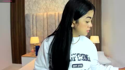 Snapshot of tifany__ross chatting on October 17, 2025, 8:33 pm Tiff3 online show from October 17, 2025, 8:33 pm