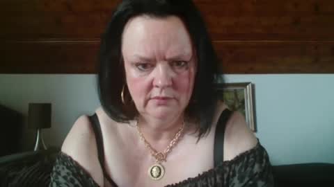 TiffanyMature online show from September 30, 2025, 9:25 am