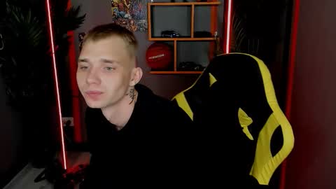 Snapshot of tim_blackk chatting on October 13, 2025, 9:04 pm Tim online show from October 13, 2025, 9:04 pm