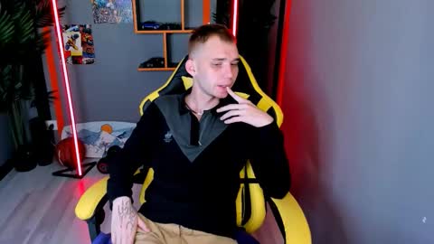 Snapshot of tim_blackk chatting on October 17, 2025, 9:50 pm Tim online show from October 17, 2025, 9:50 pm