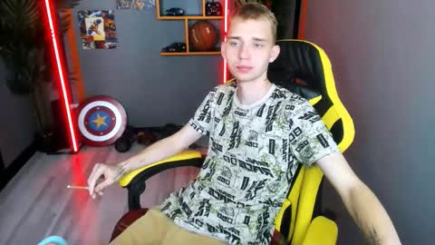 Snapshot of tim_blackk chatting on November 9, 2025, 10:35 am Tim online show from November 9, 2025, 10:35 am