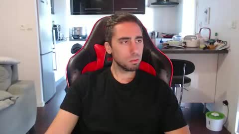 Snapshot of timmoo3 chatting on October 30, 2025, 9:44 am Tim online show from October 30, 2025, 9:44 am