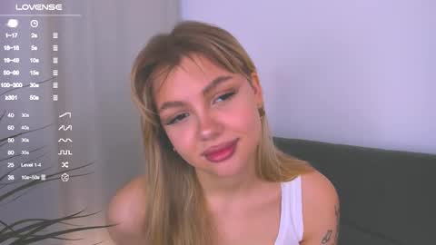 Snapshot of tinapuff chatting on September 19, 2025, 4:03 am Tina online show from September 19, 2025, 4:03 am