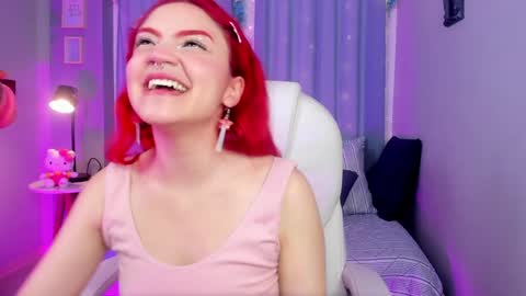 Snapshot of tiny__emmy chatting on December 4, 2024, 7:12 pm Emmy blue berry1 online show from December 4, 2024, 7:12 pm