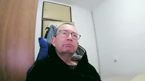 Snapshot of tolon408472 chatting on January 21, 2025, 8:54 pm tolon408472 online show from January 21, 2025, 8:54 pm