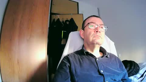 Snapshot of tolon408472 chatting on February 5, 2025, 8:00 am tolon408472 online show from February 5, 2025, 8:00 am