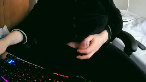 Snapshot of tolon408472 chatting on March 1, 2025, 12:01 pm tolon408472 online show from March 1, 2025, 12:01 pm