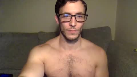 Snapshot of tom90ukx chatting on December 12, 2024, 5:48 pm tom90ukx online show from December 12, 2024, 5:48 pm