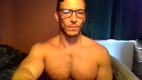 Snapshot of tom90ukx chatting on October 21, 2025, 10:27 am tom90ukx online show from October 21, 2025, 10:27 am