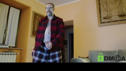 Snapshot of tomasmilian77 chatting on December 15, 2024, 1:02 am Tomas Milian online show from December 15, 2024, 1:02 am