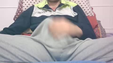 Snapshot of tommaso9046 chatting on January 18, 2025, 5:04 pm tommaso9046 online show from January 18, 2025, 5:04 pm