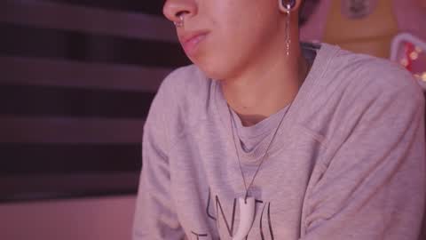 Snapshot of tommy_blue1 chatting on February 17, 2025, 9:19 pm Blue online show from February 17, 2025, 9:19 pm