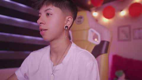 Snapshot of tommy_blue1 chatting on February 18, 2025, 6:04 pm Blue online show from February 18, 2025, 6:04 pm