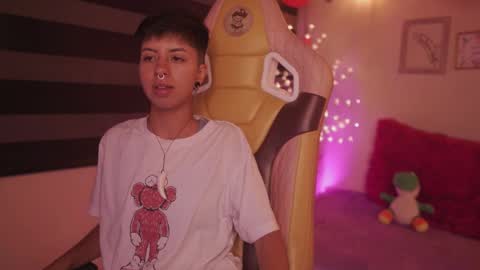 Snapshot of tommy_blue1 chatting on February 19, 2025, 12:14 am Blue online show from February 19, 2025, 12:14 am