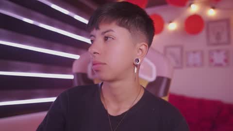 Snapshot of tommy_blue1 chatting on February 19, 2025, 12:44 pm Blue online show from February 19, 2025, 12:44 pm