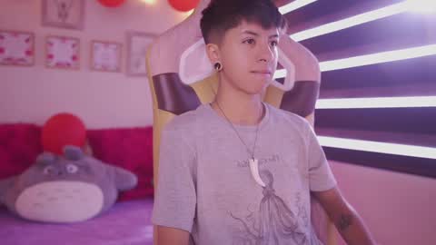 Snapshot of tommy_blue1 chatting on February 21, 2025, 12:28 pm Blue online show from February 21, 2025, 12:28 pm