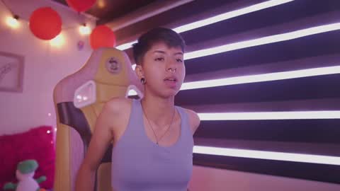 Snapshot of tommy_blue1 chatting on February 21, 2025, 3:32 pm Blue online show from February 21, 2025, 3:32 pm