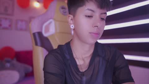 Snapshot of tommy_blue1 chatting on February 22, 2025, 1:35 pm Blue online show from February 22, 2025, 1:35 pm