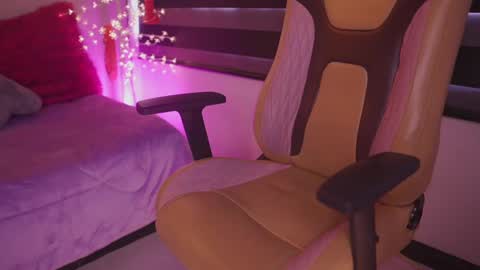 Snapshot of tommy_blue1 chatting on February 27, 2025, 7:26 pm Blue online show from February 27, 2025, 7:26 pm