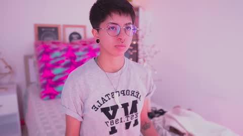 Snapshot of tommy_blue1 chatting on September 11, 2025, 1:28 am Blue online show from September 11, 2025, 1:28 am