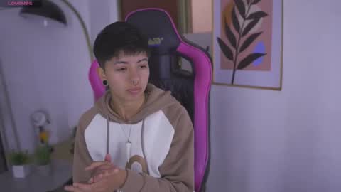 Snapshot of tommy_blue1 chatting on September 22, 2025, 1:02 pm Blue online show from September 22, 2025, 1:02 pm