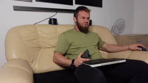  tommy burnzzz  online show from December 5, 2024, 4:09 am