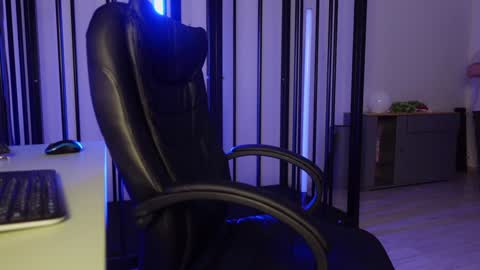  tommy burnzzz  online show from January 10, 2025, 2:46 am