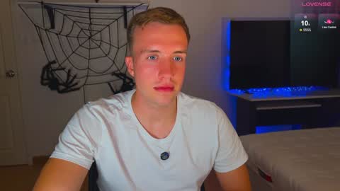 Snapshot of tommy_cumfinger chatting on December 11, 2024, 11:41 am Tommy online show from December 11, 2024, 11:41 am