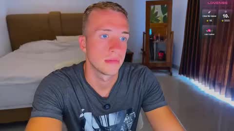 Snapshot of tommy_cumfinger chatting on September 25, 2025, 12:36 am Tommy online show from September 25, 2025, 12:36 am