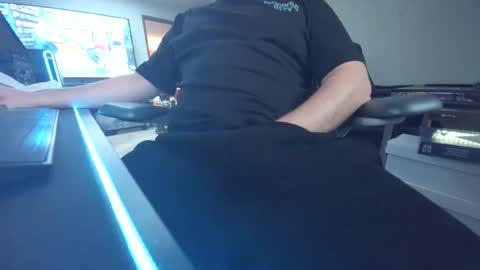 Snapshot of tommyrico10 chatting on November 3, 2025, 10:10 pm Tommy online show from November 3, 2025, 10:10 pm