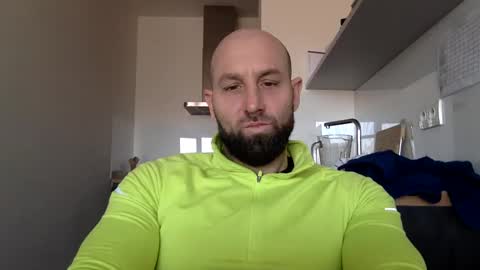 Snapshot of tommyx01 chatting on December 5, 2024, 9:06 am Thomas Fit online show from December 5, 2024, 9:06 am