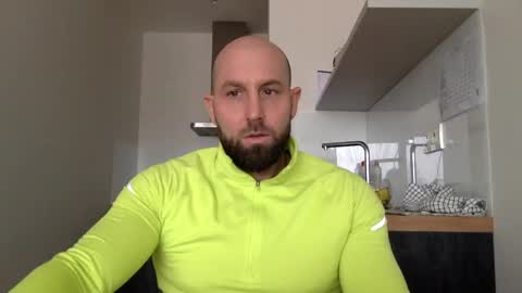 Snapshot of tommyx01 chatting on December 6, 2024, 12:16 pm Thomas Fit online show from December 6, 2024, 12:16 pm