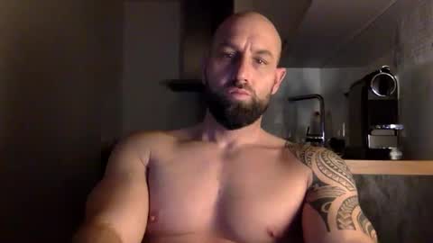 Snapshot of tommyx01 chatting on December 14, 2024, 10:39 pm Thomas Fit online show from December 14, 2024, 10:39 pm