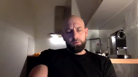 Snapshot of tommyx01 chatting on December 16, 2024, 6:43 am Thomas Fit online show from December 16, 2024, 6:43 am