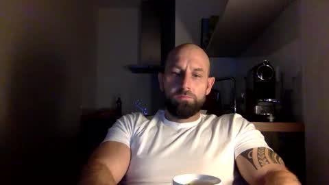 Snapshot of tommyx01 chatting on December 19, 2024, 9:28 pm Thomas Fit online show from December 19, 2024, 9:28 pm
